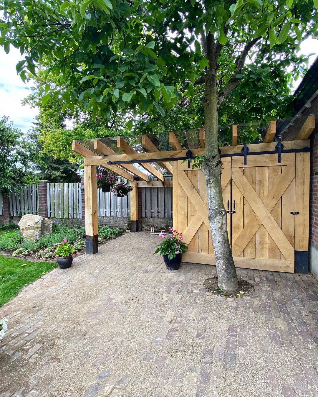 Eiken houten fietsenhok 1