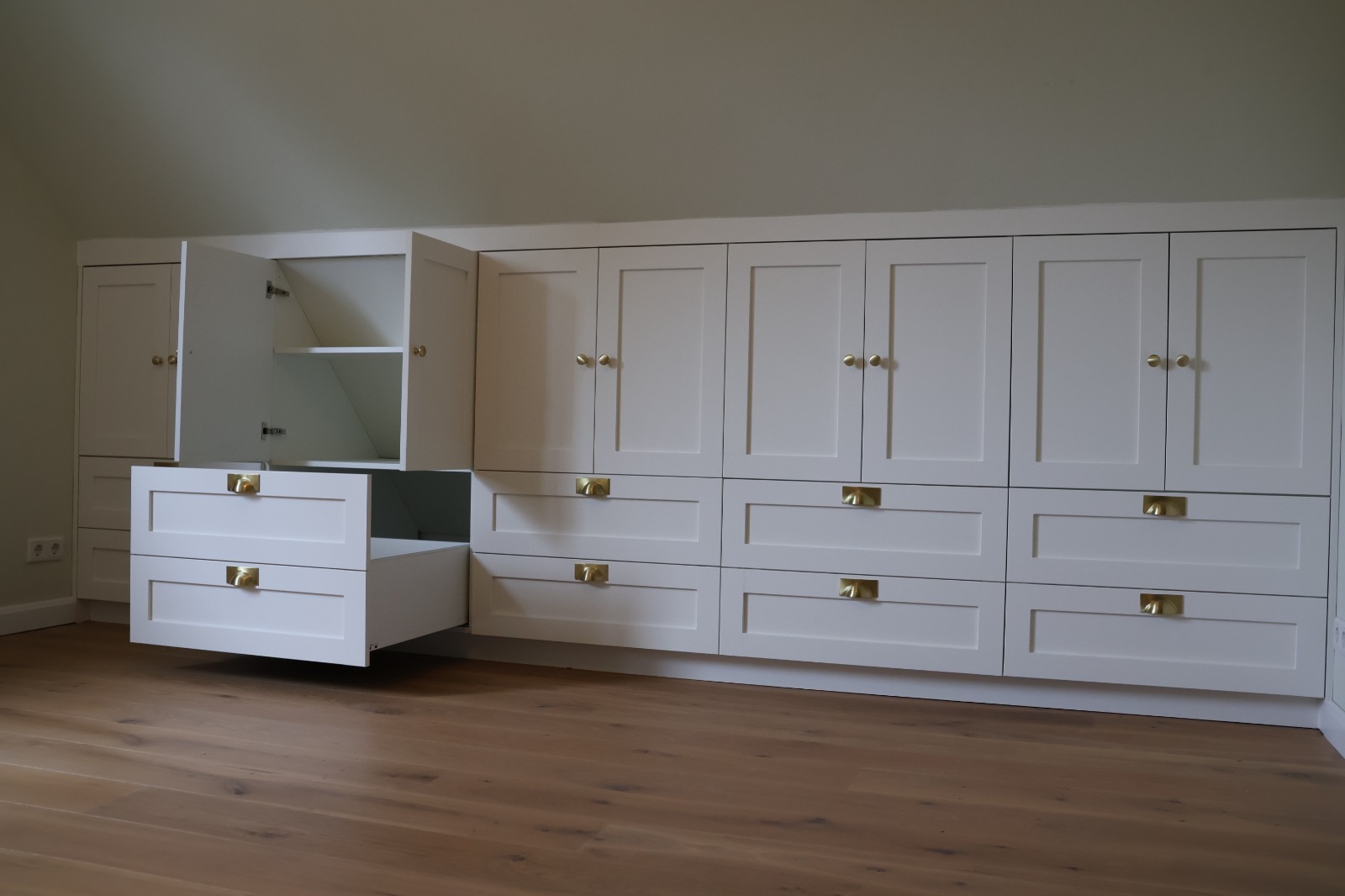 Maatwerkkast Onder Schuin Dak (1)